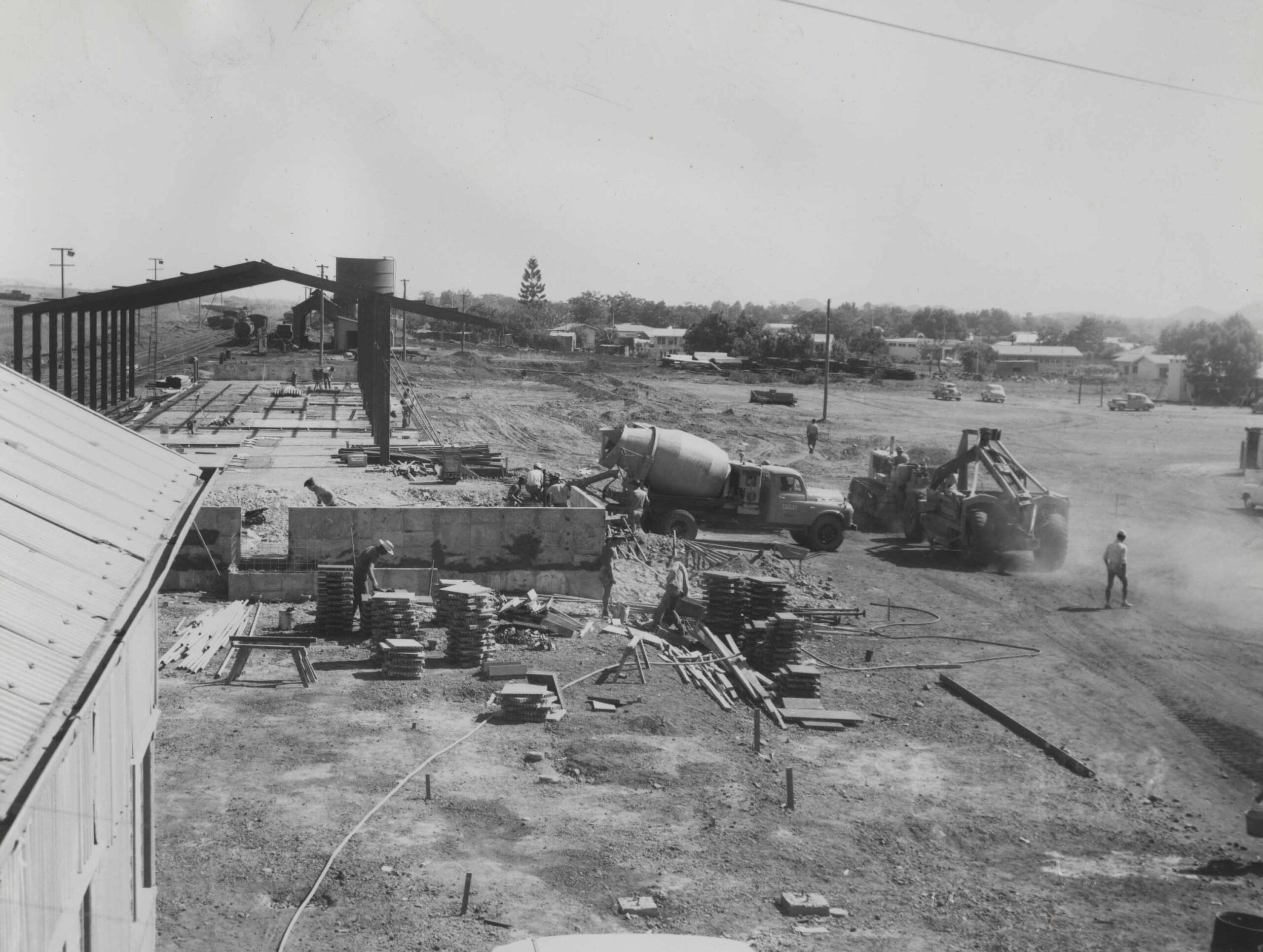 Thiess constructing Mt Isa Goods Station Oct 1962