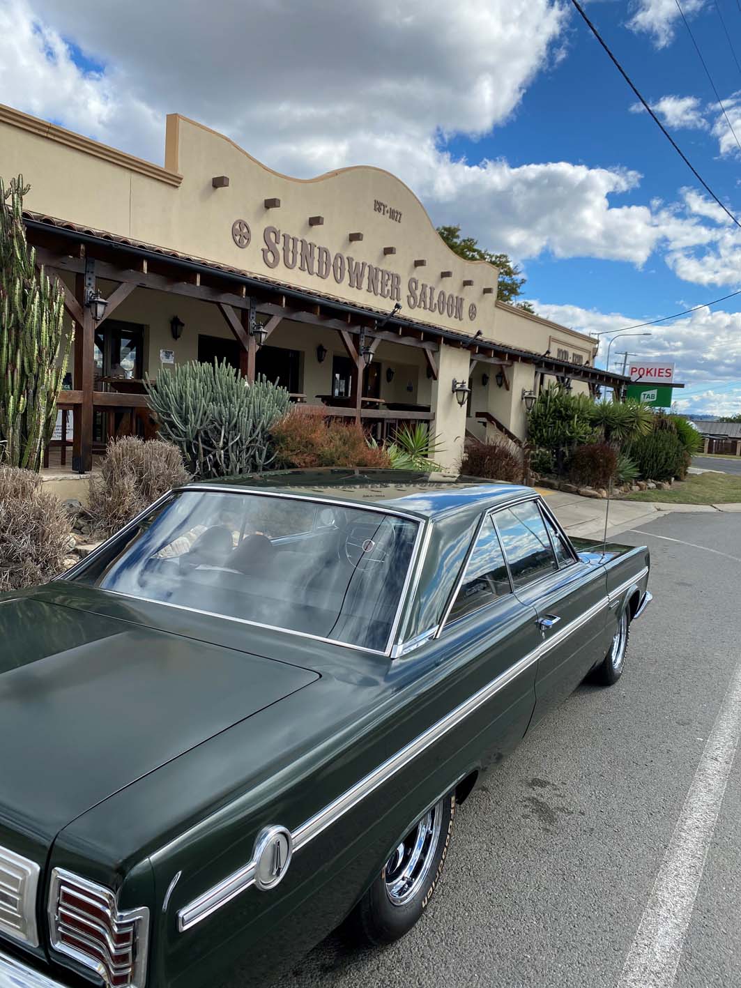 Country Pubs – Sundowner 3 Country Pubs – Sundowner 3