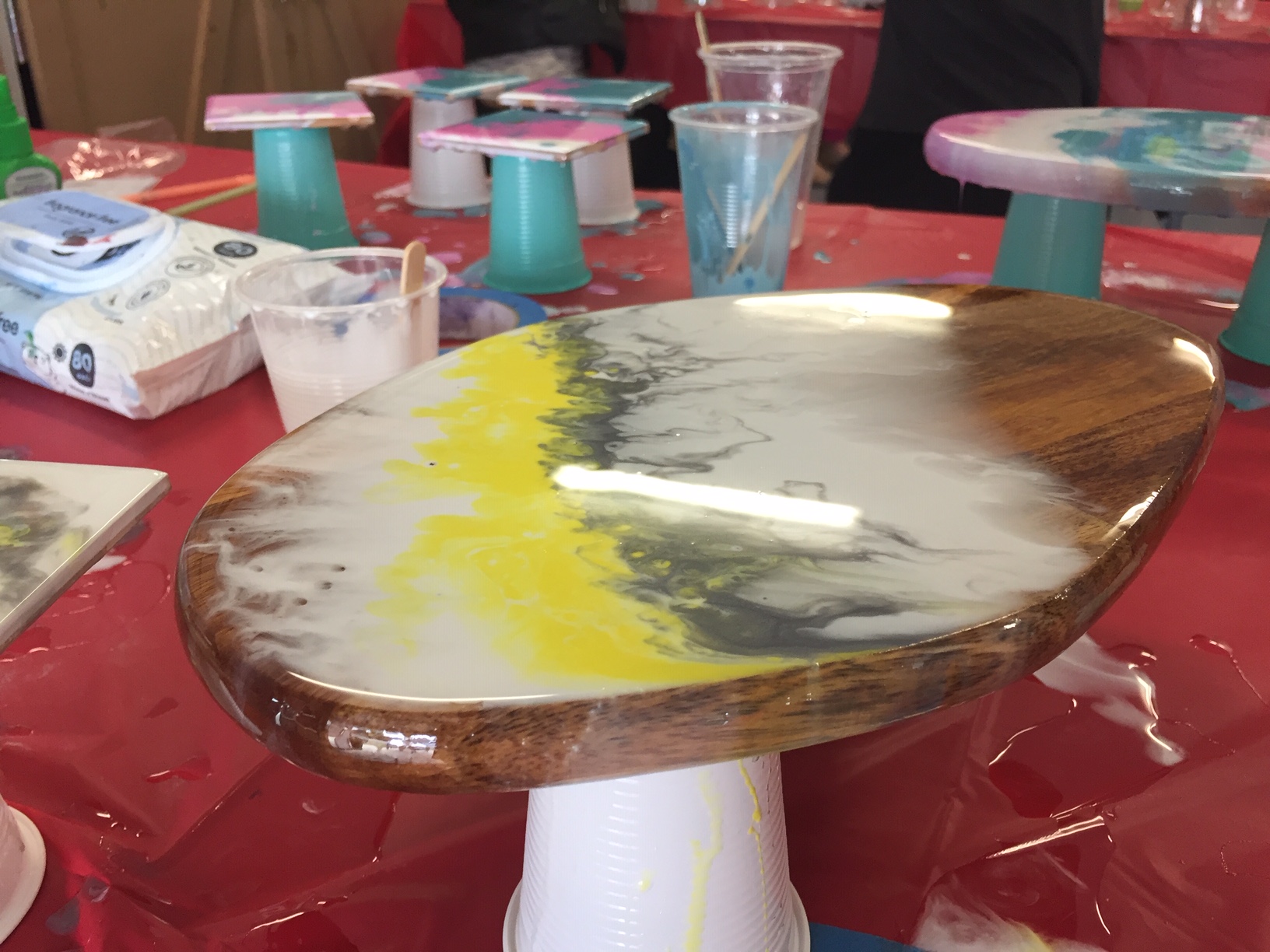 Sip 'n' Dip resin class