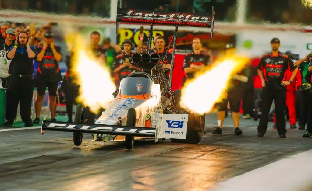 People 1 – Top Fuel flames into the sky over 10000 hp in 4 seconds