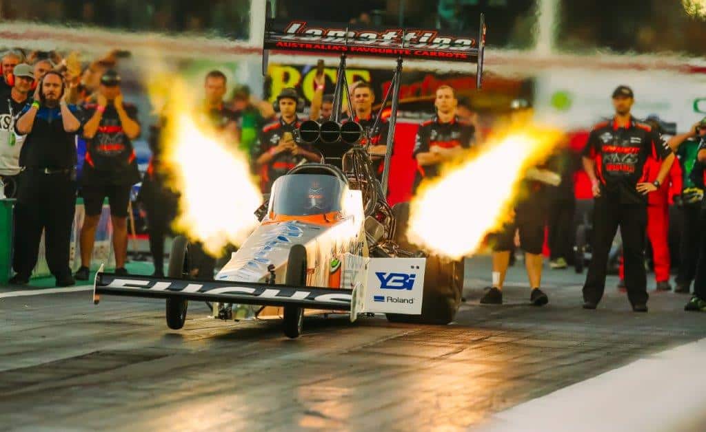 People 1 – Top Fuel flames into the sky over 10000 hp in 4 seconds People 1 – Top Fuel flames into the sky over 10000 hp in 4 seconds