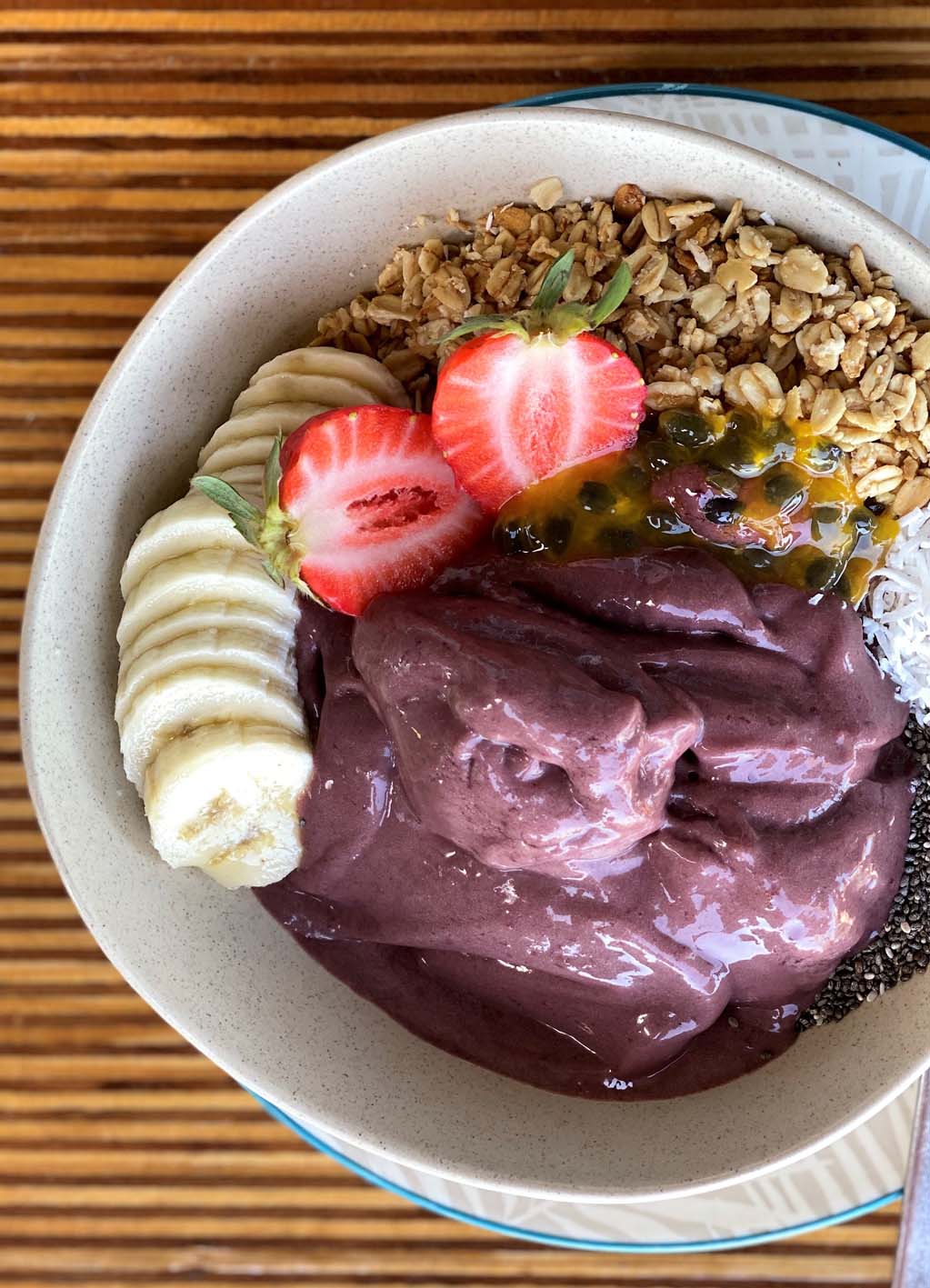 Raw Energy acai bowl