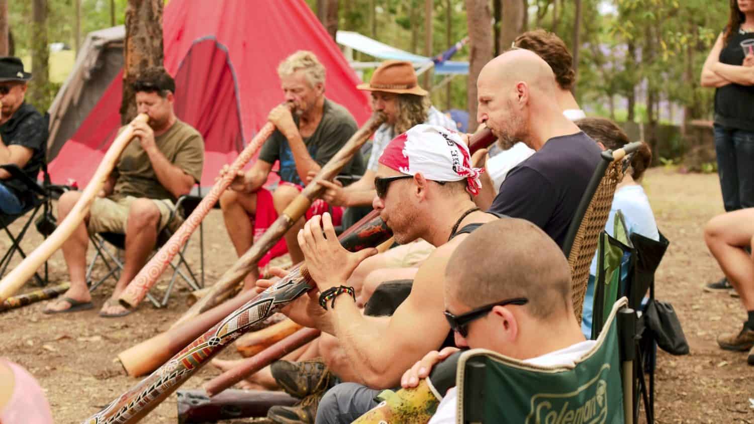 Didgeridoo Festivals performance by Si Mullumby