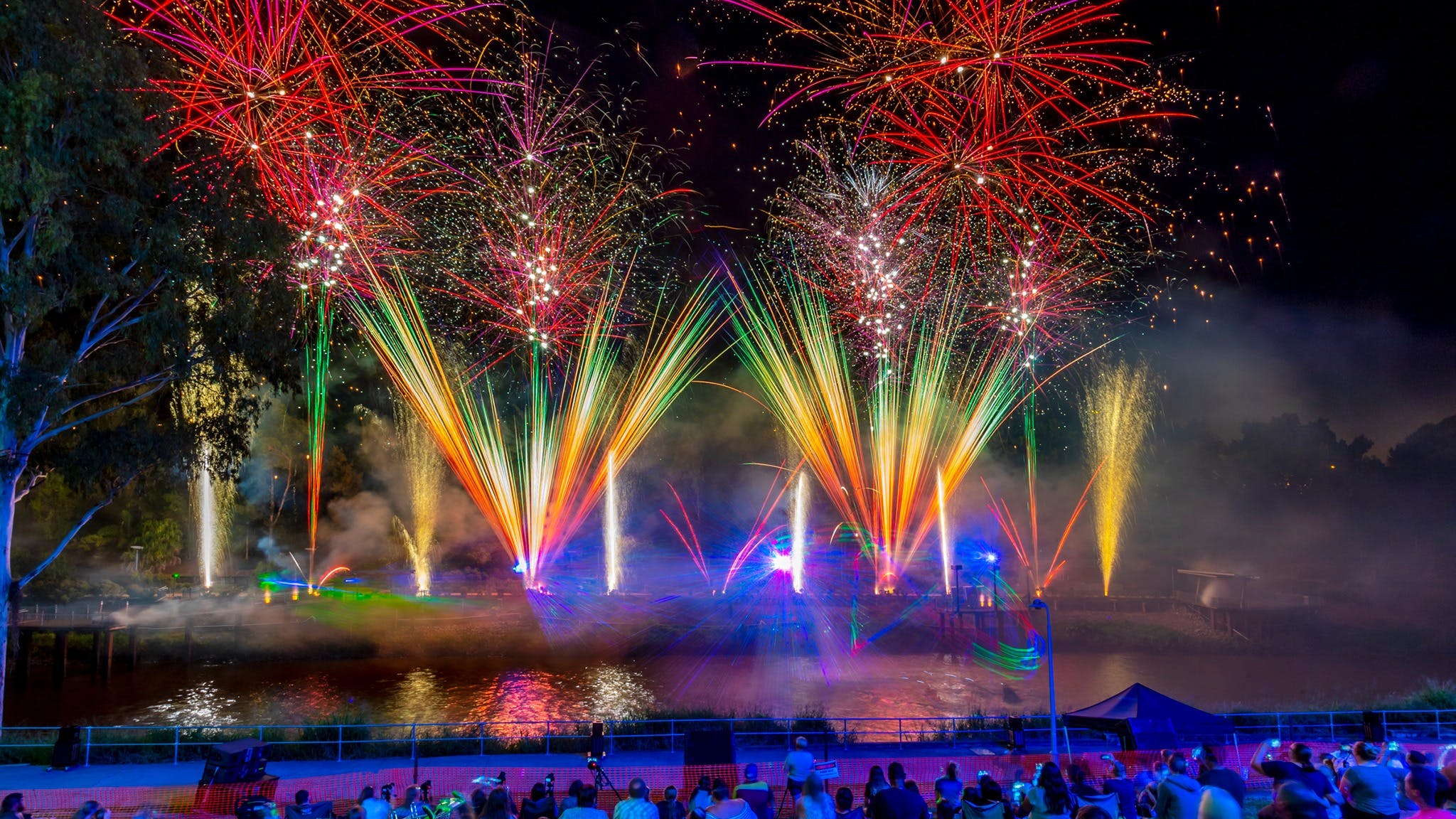 Fire on the River - Fireworks Spectacular Fire on the River - Fireworks Spectacular