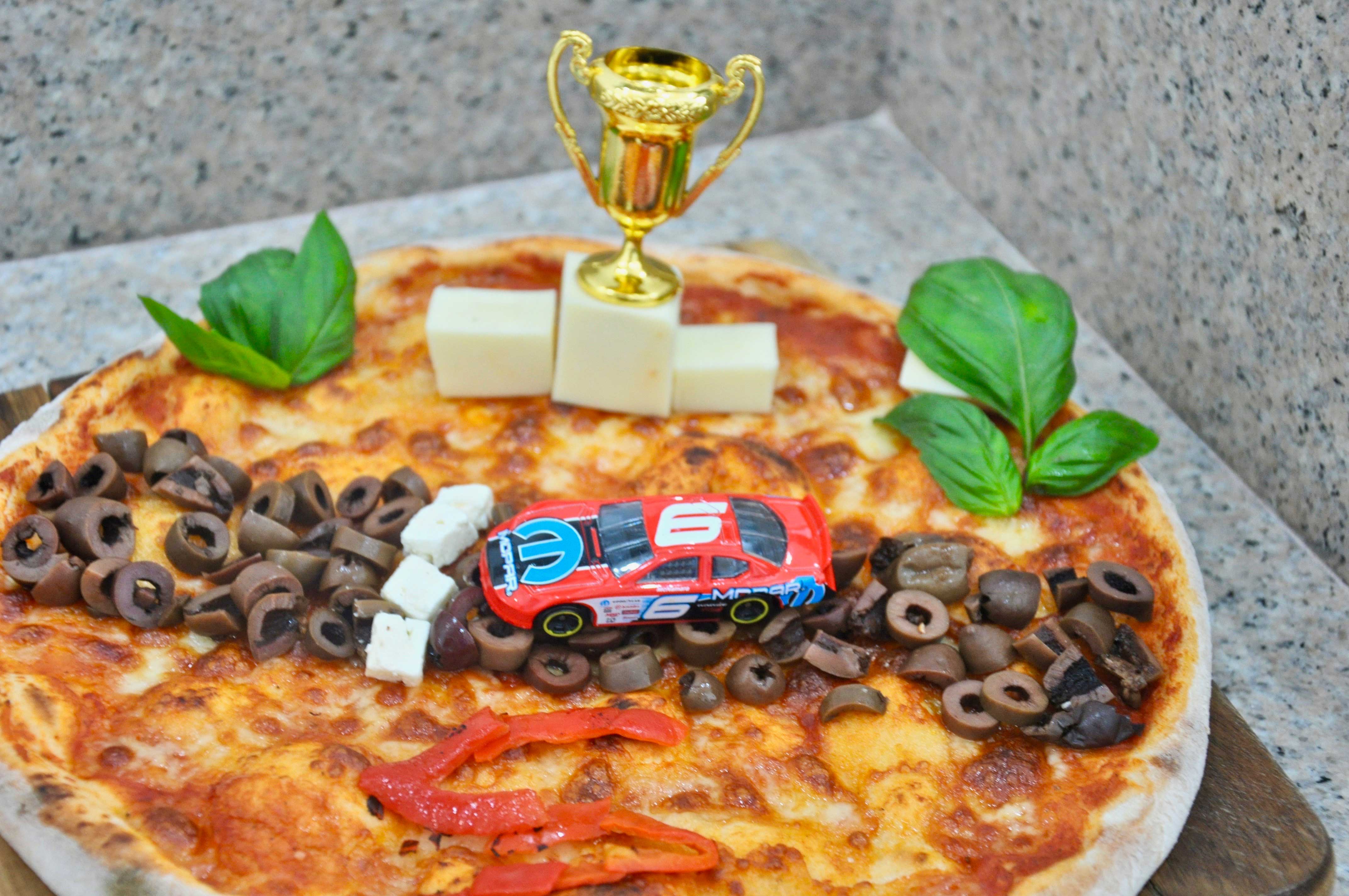 V8s pizza V8s pizza