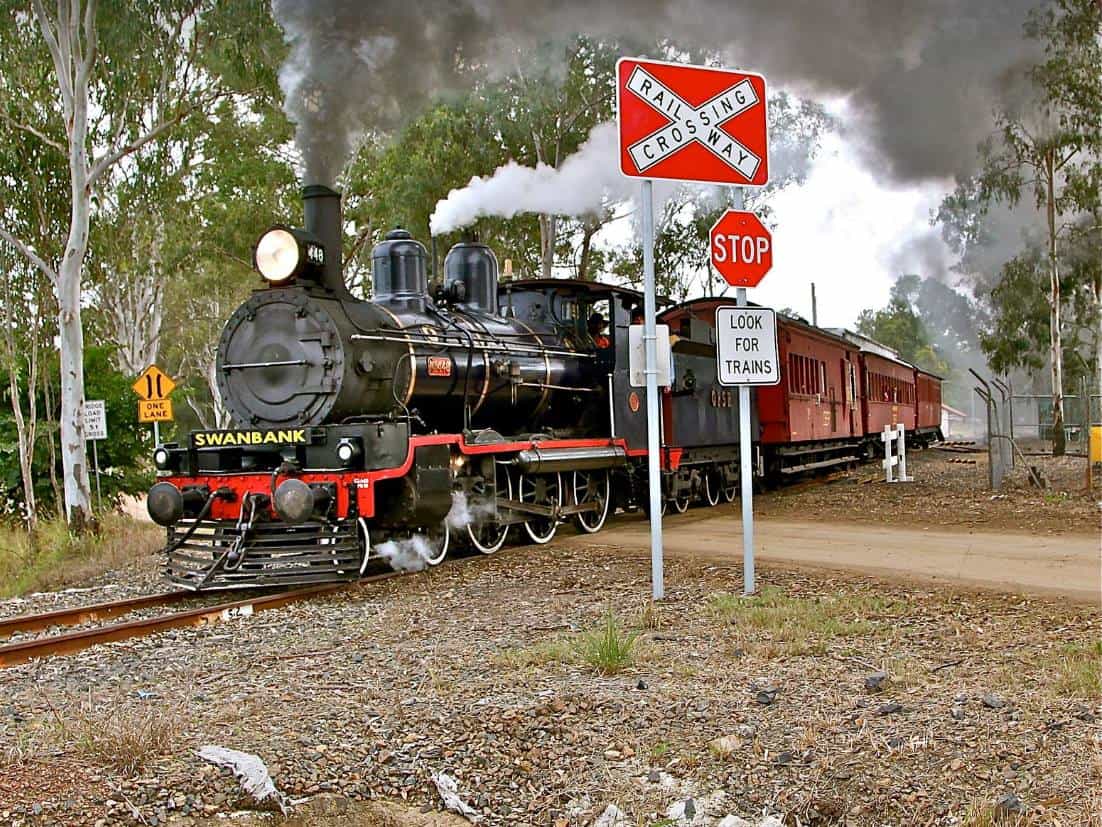 steam train tours qld